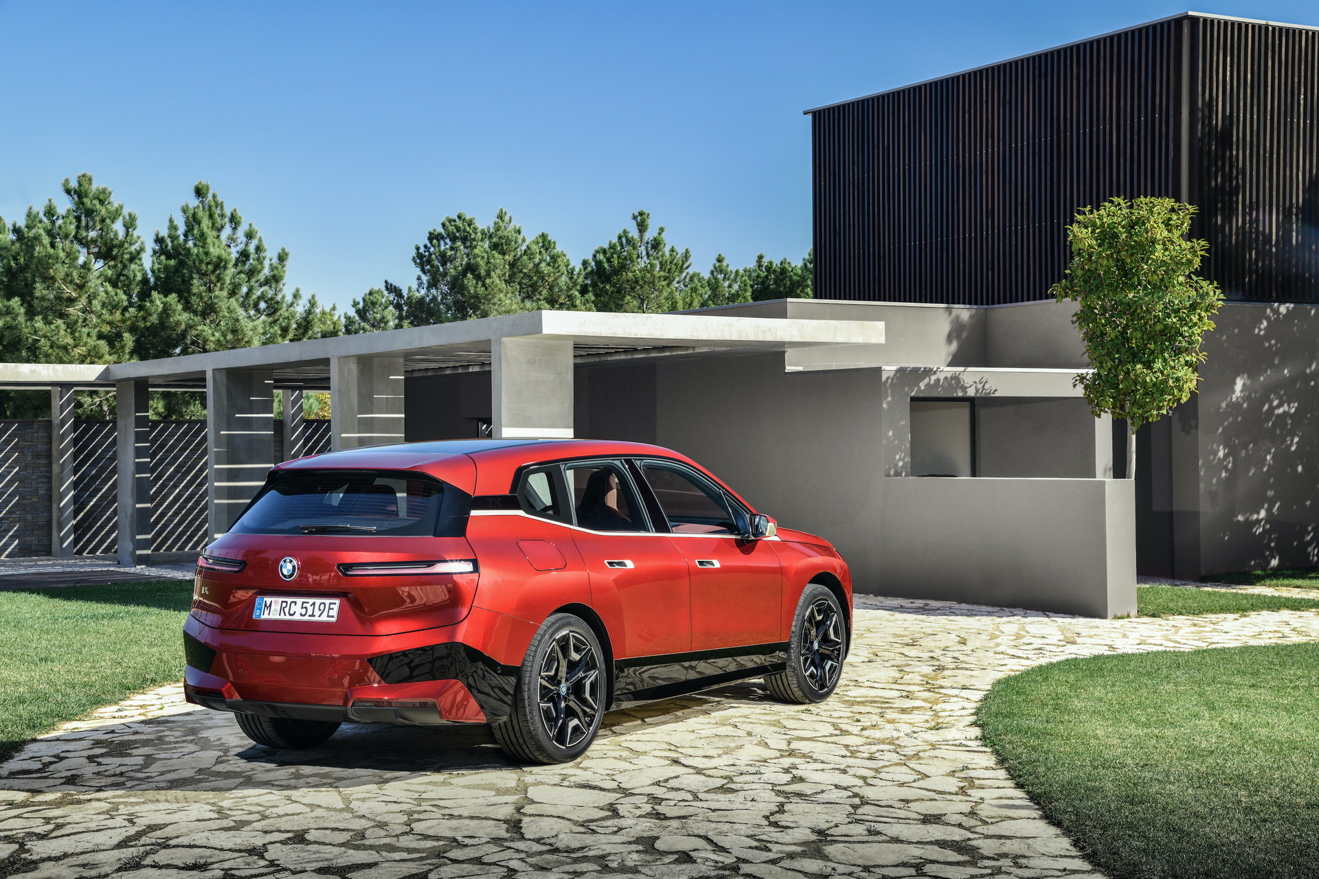 BMW's next-generation electric cars are ICE-compliant