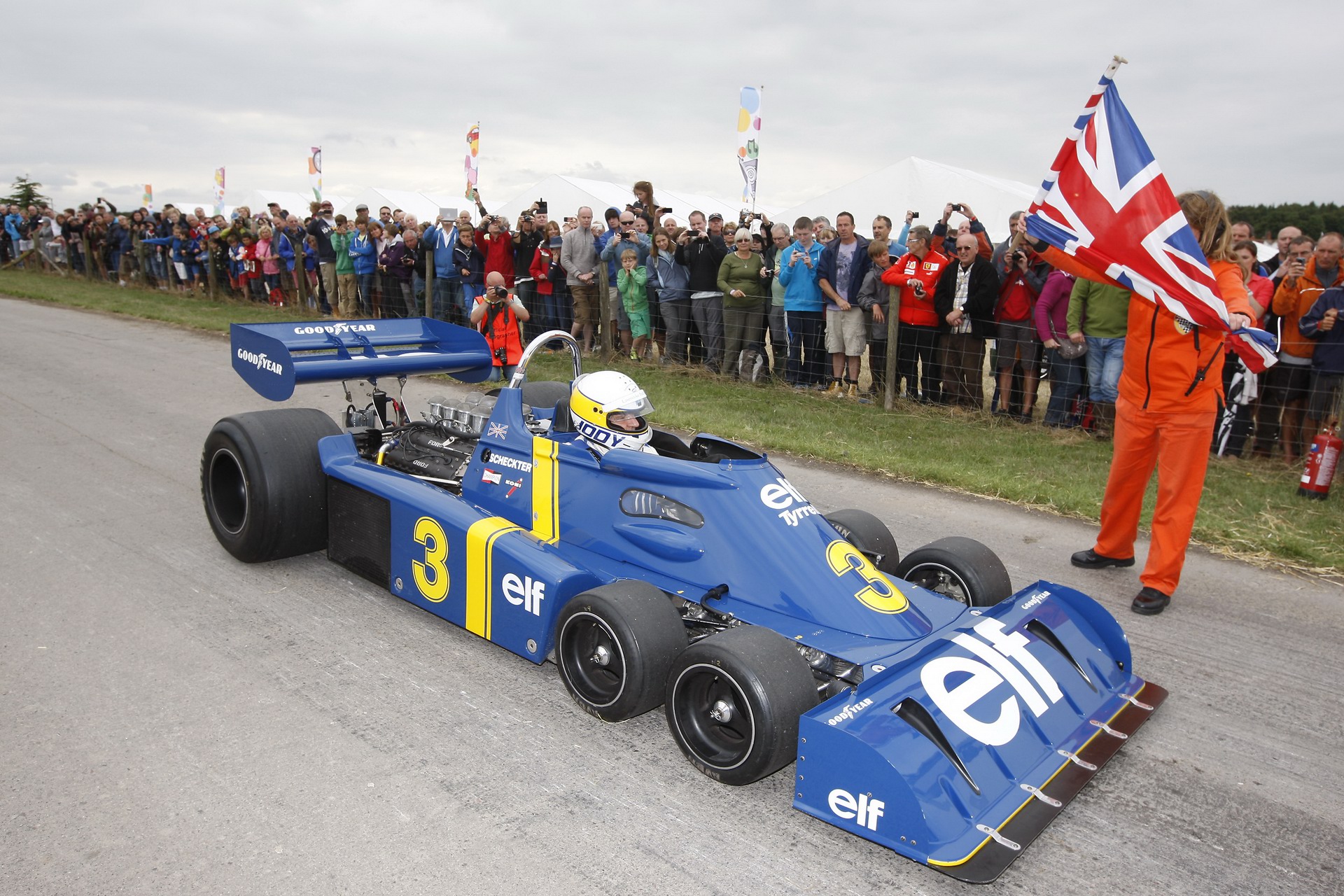 Check out Eighterham: Will adding extra wheels make Caterham seven faster?