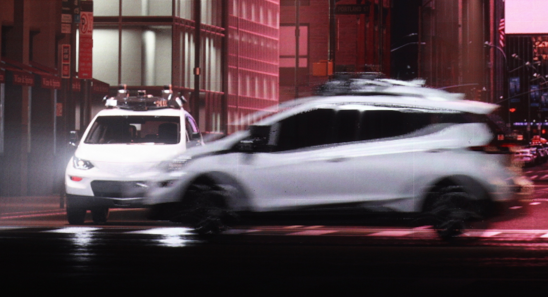 GM Autonomous Vehicle has closed a San Francisco fire truck.