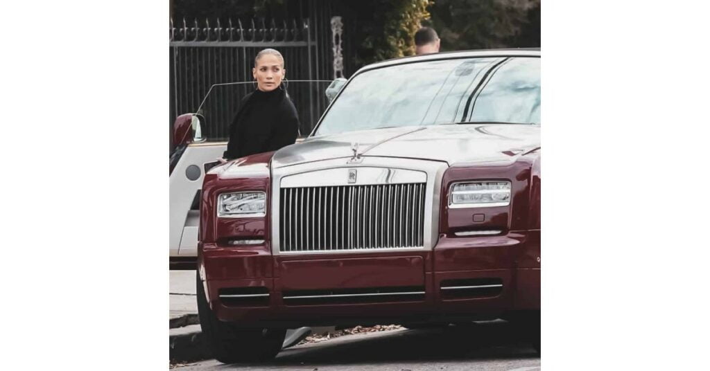 Jennifer lopez rolls royce phantom drophead coupe Car Blog India Jennifer Lopez with Her Rolls Royce Phantom Drophead Coupe
