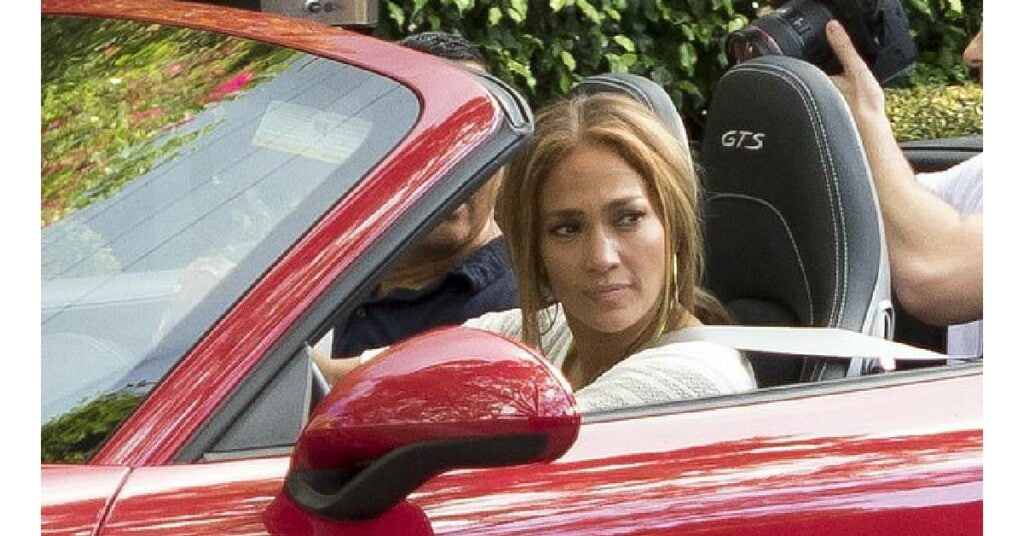 Jennifer lopez porsche 911 carrera gts cabriolet Car Blog India Jennifer Lopez with Her Porsche 911 Carrera S Cabriolet